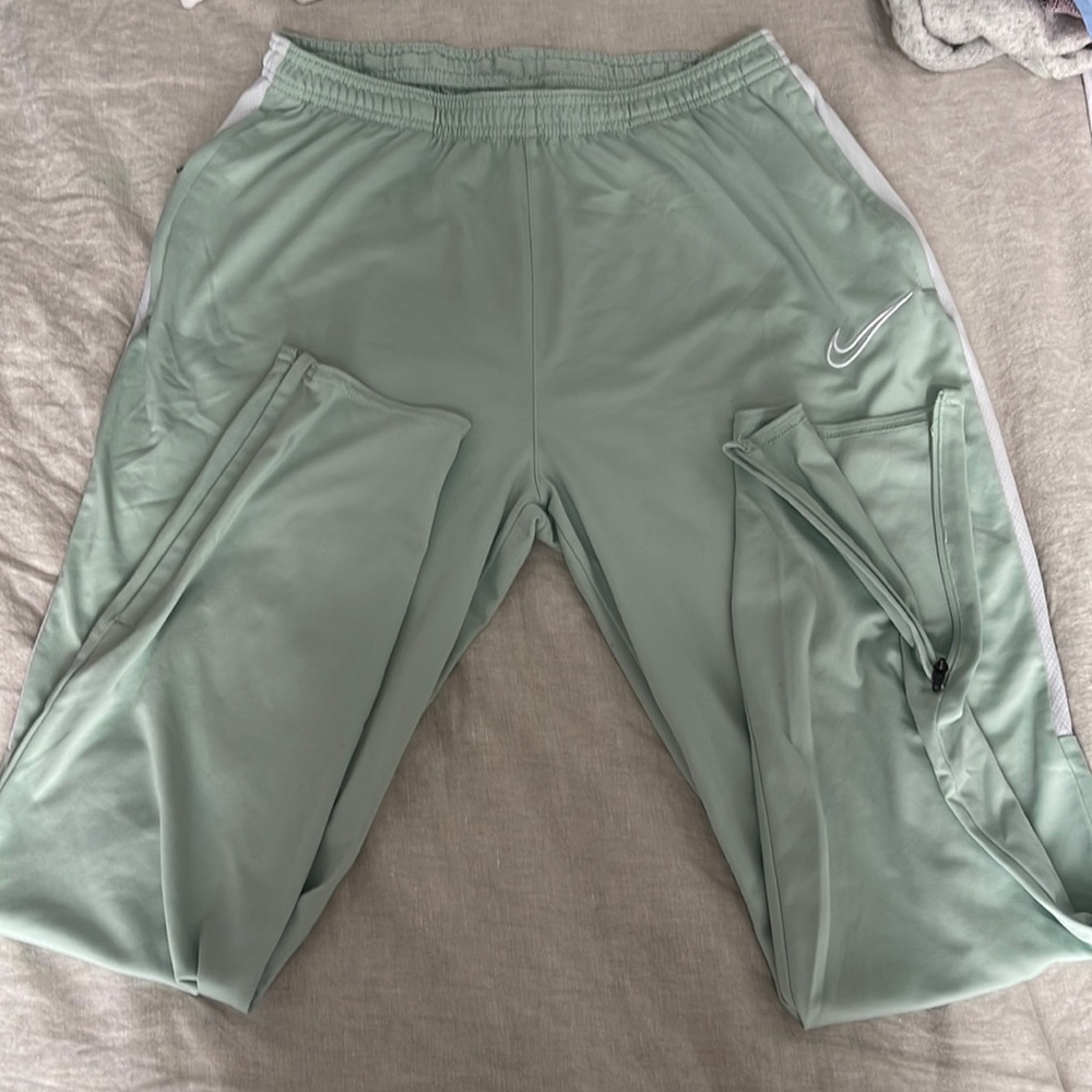 Nike - medium - dri fit pants